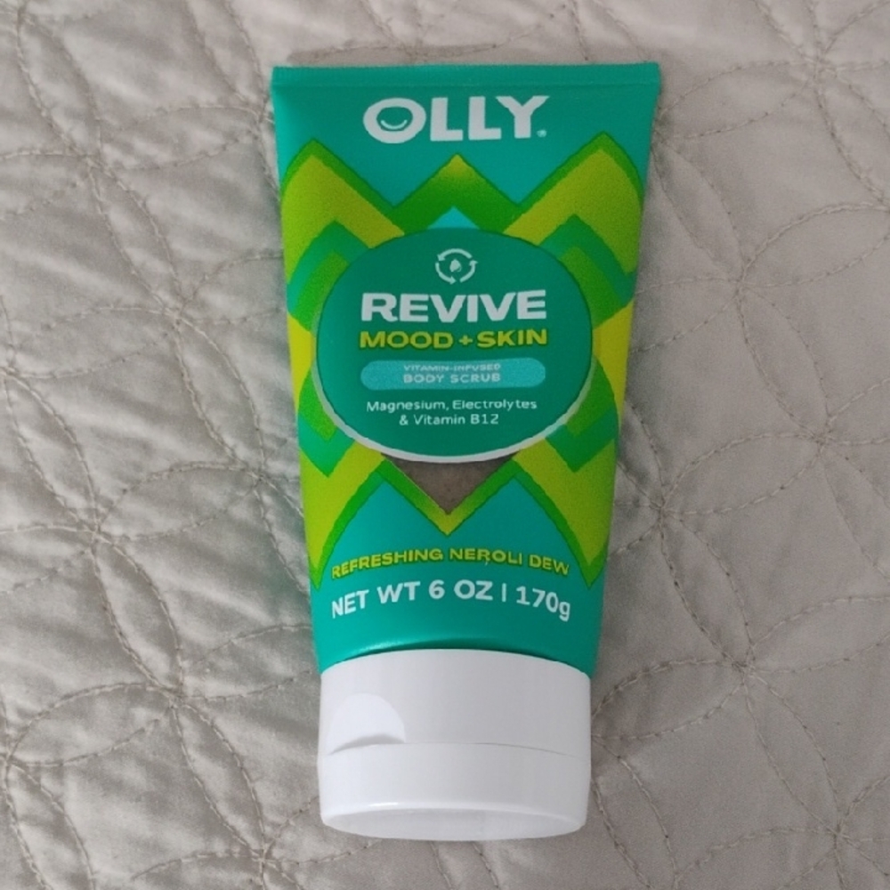 Olly Revive Mood + Skin Body Scrub — Green (Neroli Dew)~NWT